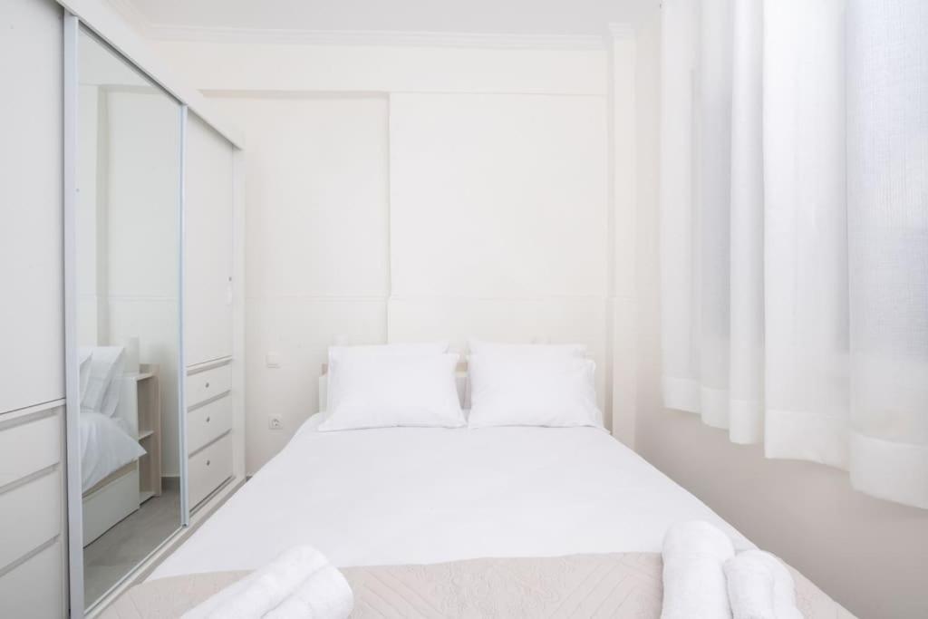 Zografou House Living By 8essentially Apartment *
